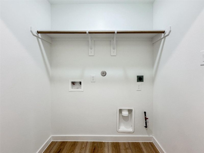 Spacious, unfurnished interior of a new home in , Conroe (Image 22).