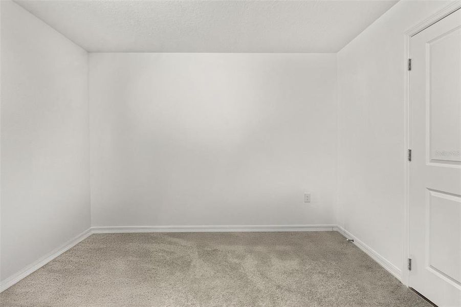 Spacious, unfurnished interior of a new home in Harvest Ridge, Zephyrhills (Image 38).