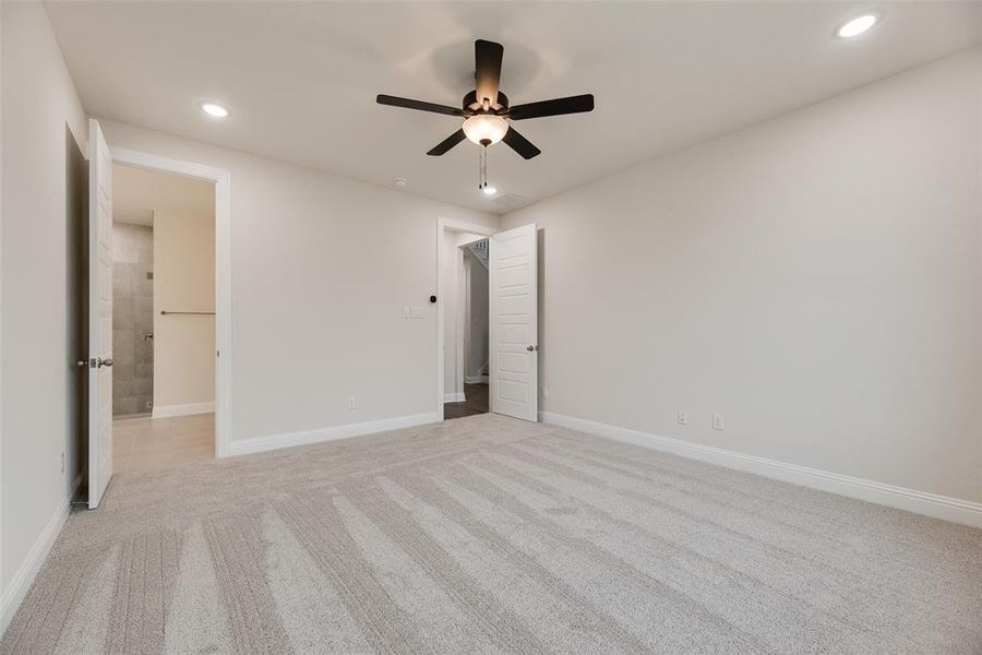 Spacious, unfurnished interior of a new home in Villages of Creekwood, Frisco (Image 25).