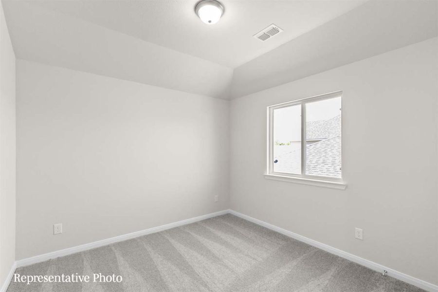Spacious, unfurnished interior of a new home in Keeneland, Aubrey (Image 20).