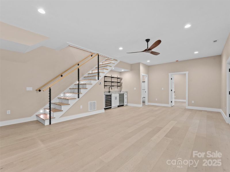 Spacious, unfurnished interior of a new home in , Hendersonville (Image 16).