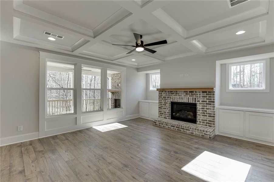 Spacious, unfurnished interior of a new home in , Bishop (Image 32).