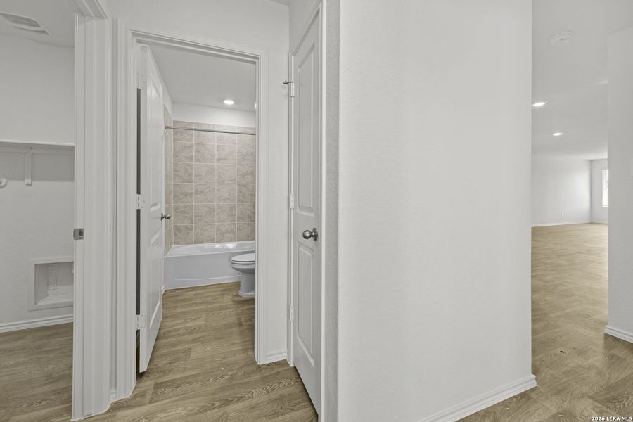 Spacious, unfurnished interior of a new home in Hickory Ridge, Elmendorf (Image 26).