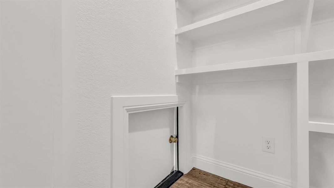 Spacious, unfurnished interior of a new home in Oak Water Ranch, Granbury (Image 17).