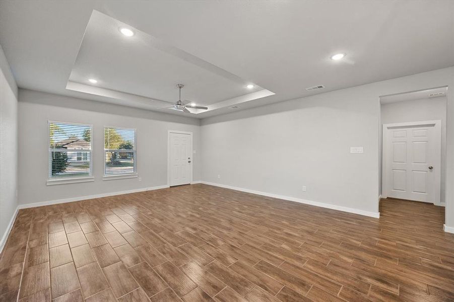 Spacious, unfurnished interior of a new home in , Corsicana (Image 34).