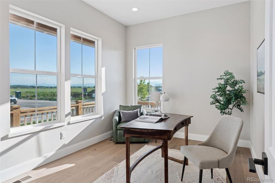 Photos are of a similar unit. Photos are of a similar unit.