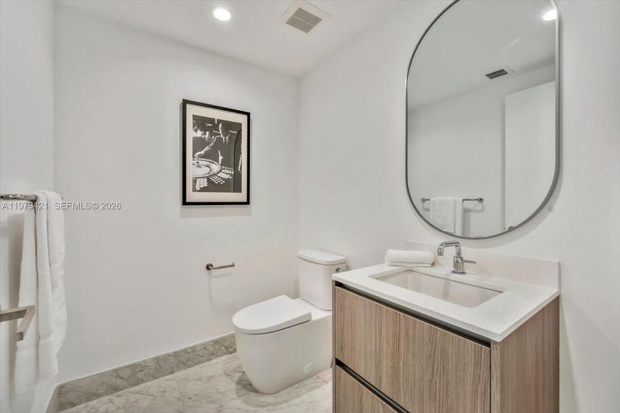 Furnished interior view inside a new home in , Bal Harbour (Image 33).