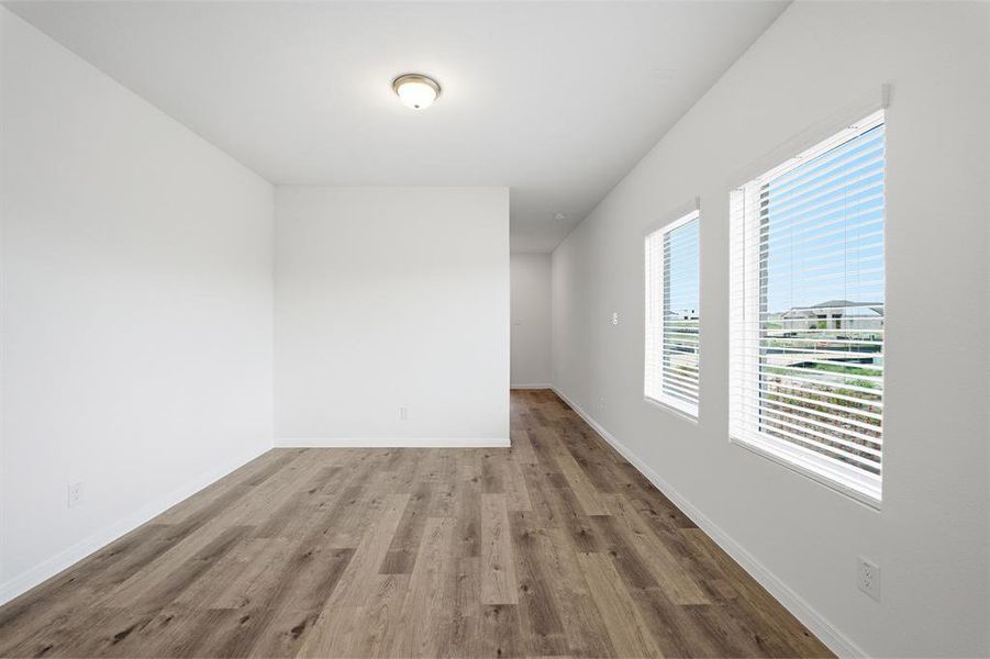 Spacious, unfurnished interior of a new home in Westridge, McKinney (Image 9).