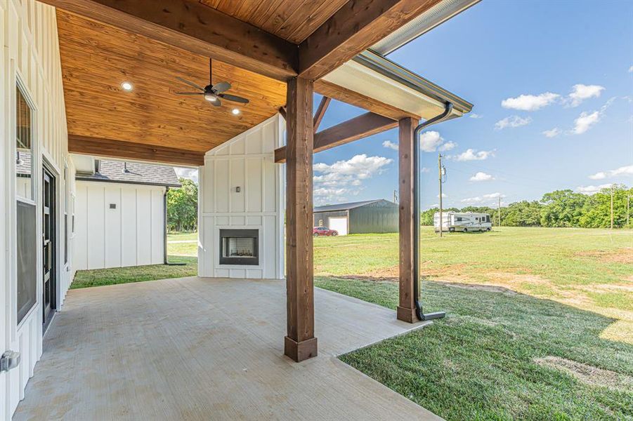 Exterior details and patio area of a home in , Alvarado (Image 21).