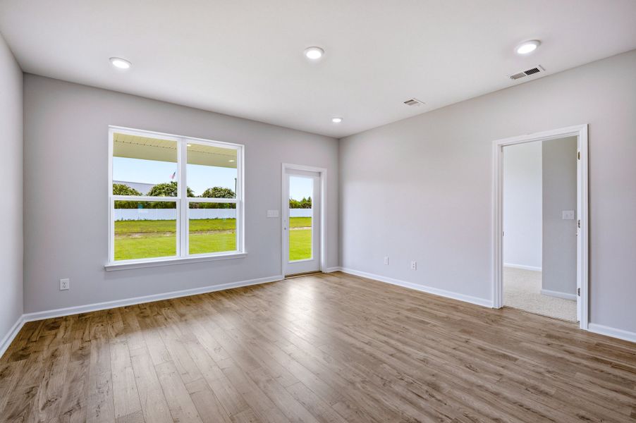 Spacious, unfurnished interior of a new home in Ambridge, Conway (Image 19).