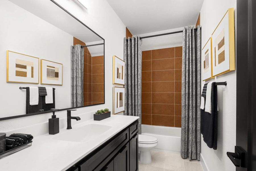 Tegan Full Bathroom