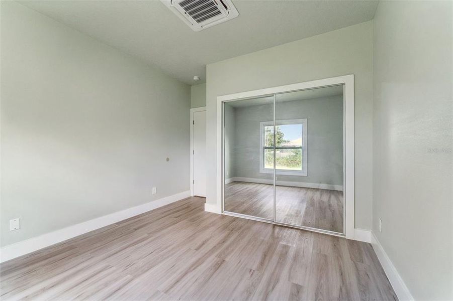 Spacious, unfurnished interior of a new home in , Orlando (Image 40).
