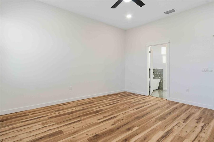 Spacious, unfurnished interior of a new home in , Punta Gorda (Image 44).