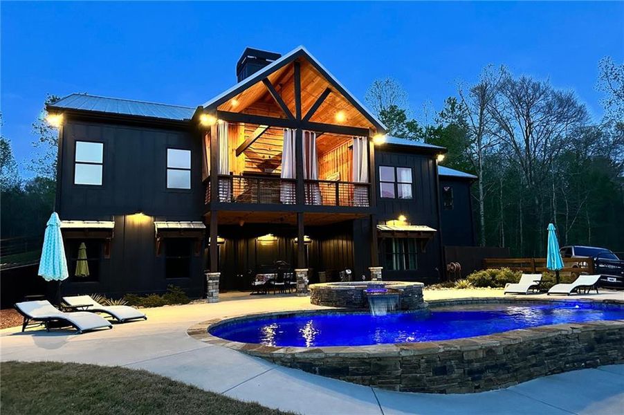 Community amenities in , Talking Rock (Image 81).