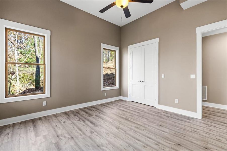 Spacious, unfurnished interior of a new home in , Ellijay (Image 23).