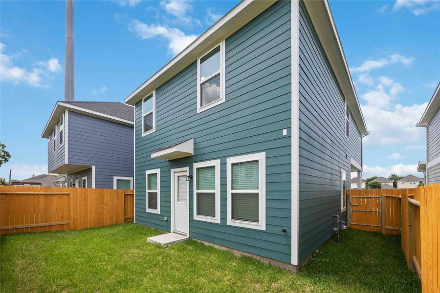 Exterior details and patio area of a home in , Houston (Image 22). Exterior details and patio area of a home in , Houston (Image 22).