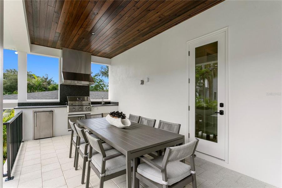 Exterior details and patio area of a home in , Tampa (Image 44).
