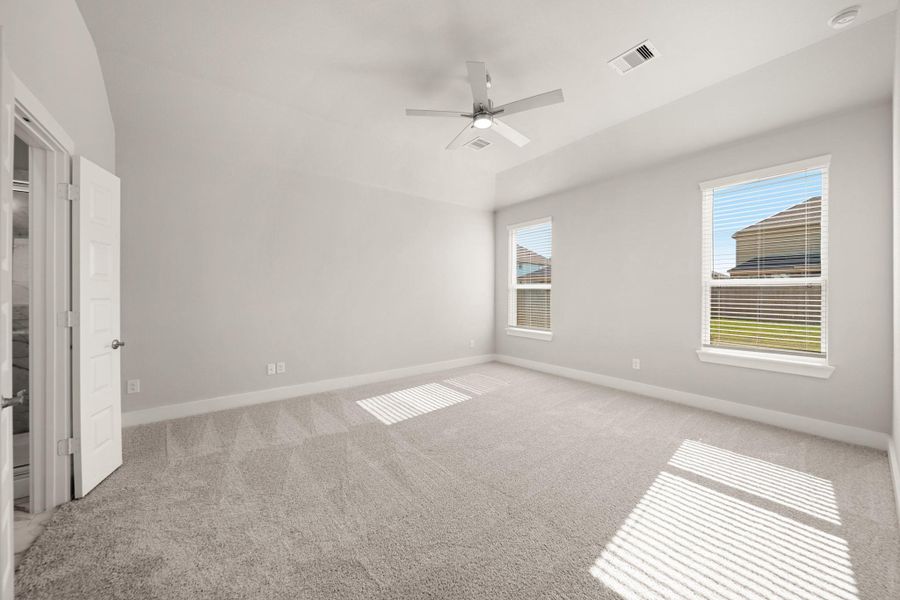Spacious, unfurnished interior of a new home in Beacon Hill, Waller (Image 24).