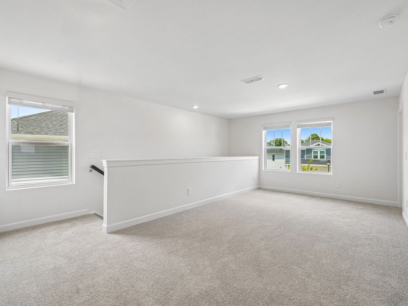 Spacious, unfurnished interior of a new home in Walnut Reserve, Conover (Image 14).