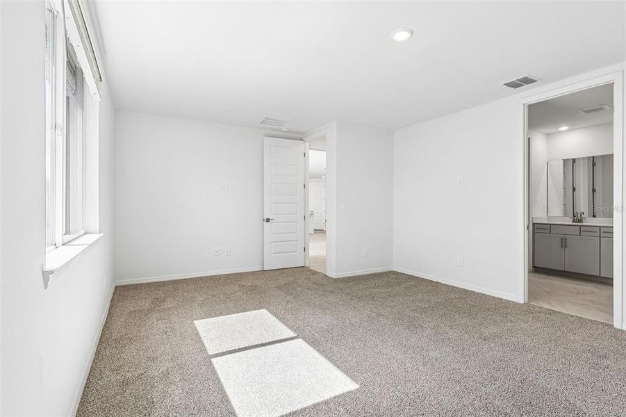 Spacious, unfurnished interior of a new home in The Grove at Stuart Crossing - Signature Series, Bartow (Image 30). Spacious, unfurnished interior of a new home in The Grove at Stuart Crossing - Signature Series, Bartow (Image 30).