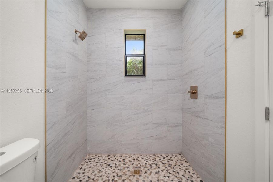 Furnished interior view inside a new home in , Sebring (Image 15).