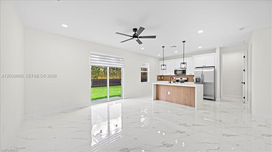 Spacious, unfurnished interior of a new home in , Lehigh Acres (Image 29).