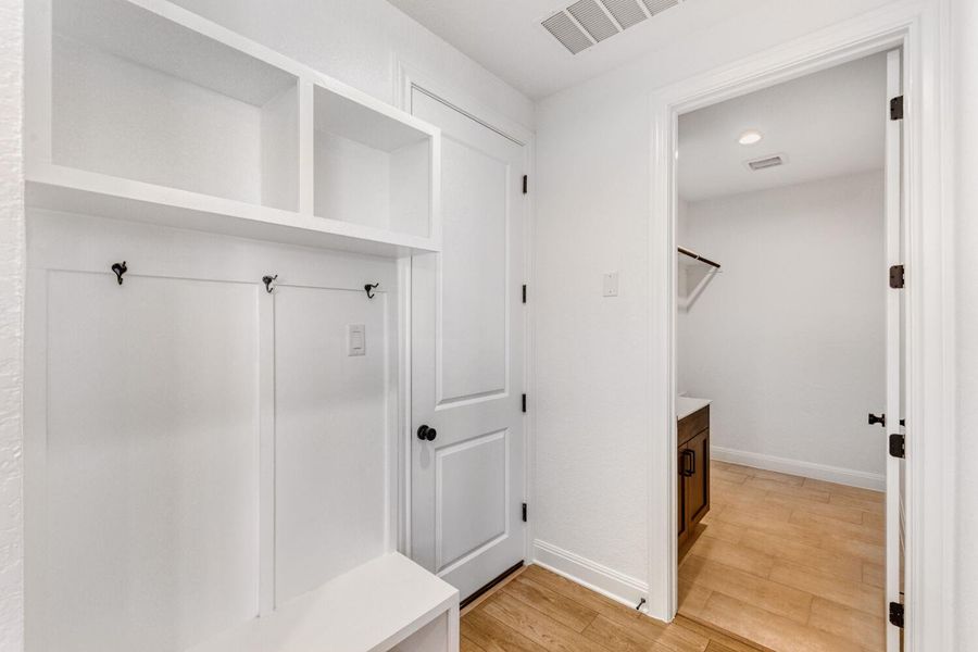 Spacious, unfurnished interior of a new home in The Porch at Du Pre, Buda (Image 20).