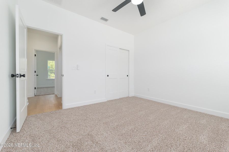 Spacious, unfurnished interior of a new home in , Middleburg (Image 20).