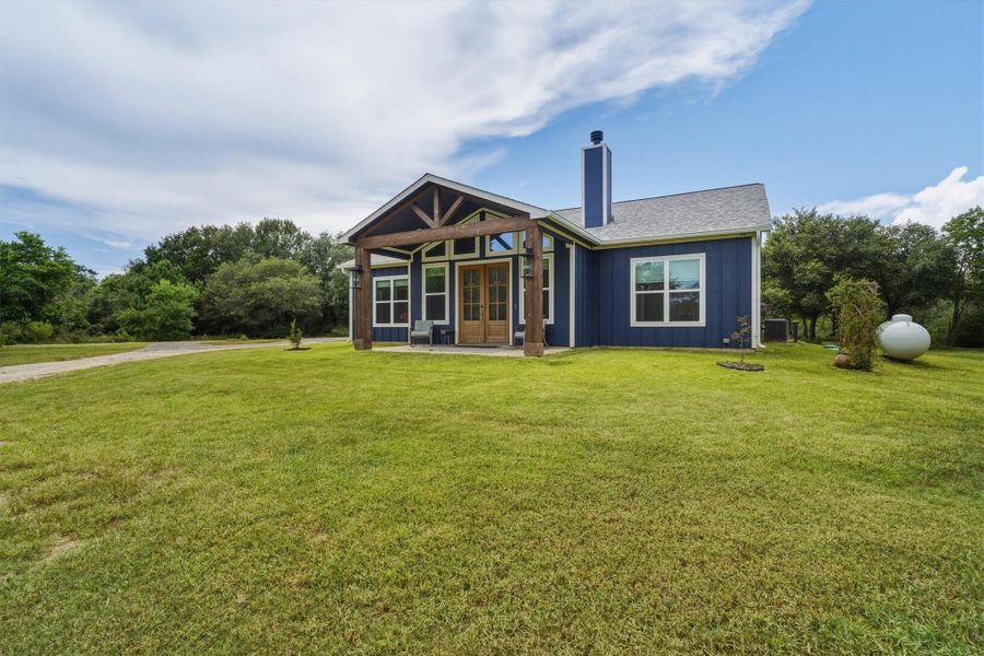 3/2/2 custom built in 2024, on 2 acres, complete with circle drive and RV hook up! 3/2/2 custom built in 2024, on 2 acres, complete with circle drive and RV hook up!