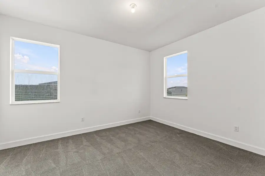 Spacious, unfurnished interior of a new home in Tradition, Port St. Lucie (Image 12).