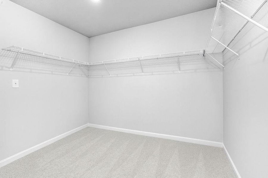 Spacious, unfurnished interior of a new home in , Macon (Image 15).