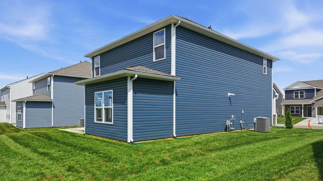 Exterior details and patio area of a home in Fieldcrest Acres, Blountville (Image 4).