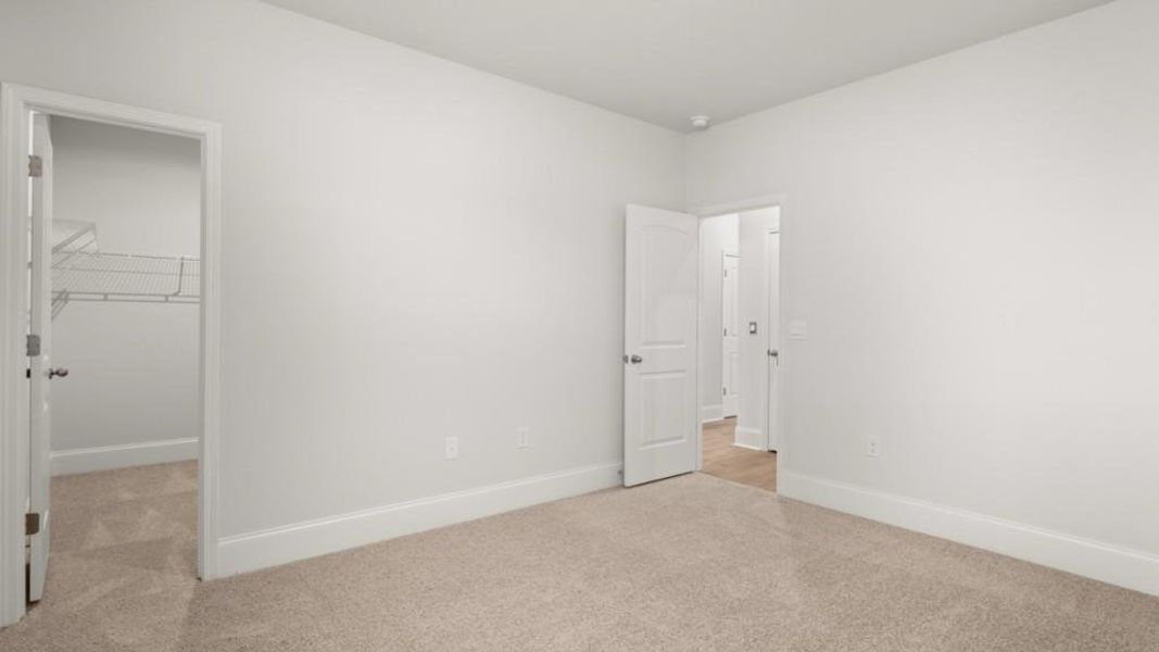 Spacious, unfurnished interior of a new home in Haven Abbey, Cumming (Image 20).