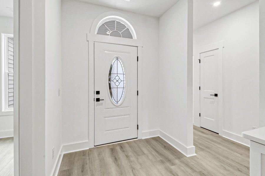 Spacious, unfurnished interior of a new home in , Bluffton (Image 19). Spacious, unfurnished interior of a new home in , Bluffton (Image 19).