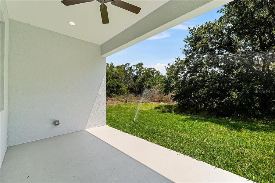Exterior details and patio area of a home in , Mulberry (Image 4).