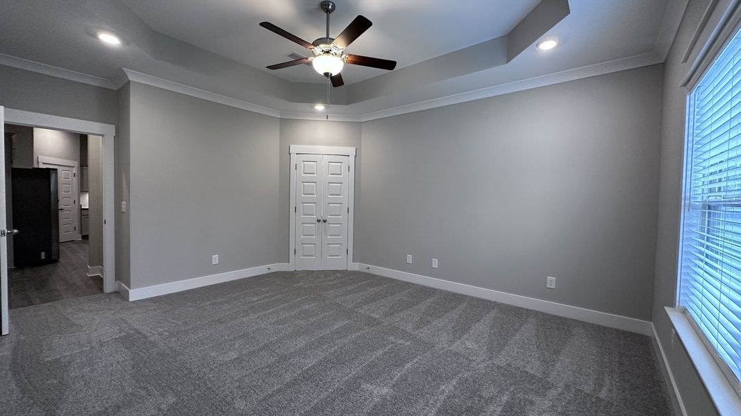 Spacious, unfurnished interior of a new home in Veterans Cove, Murfreesboro (Image 28).
