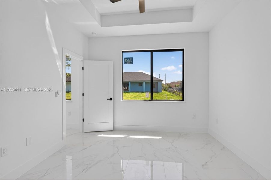Spacious, unfurnished interior of a new home in , Lehigh Acres (Image 21).