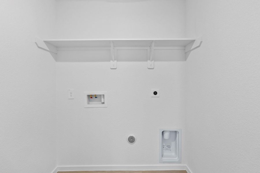 Spacious, unfurnished interior of a new home in The Canopies, Splendora (Image 13).