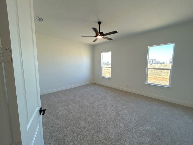 Spacious, unfurnished interior of a new home in Creekview Addition, Van Alstyne (Image 10).