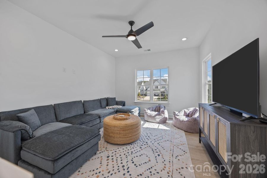 Upstairs loft offers many different configurations