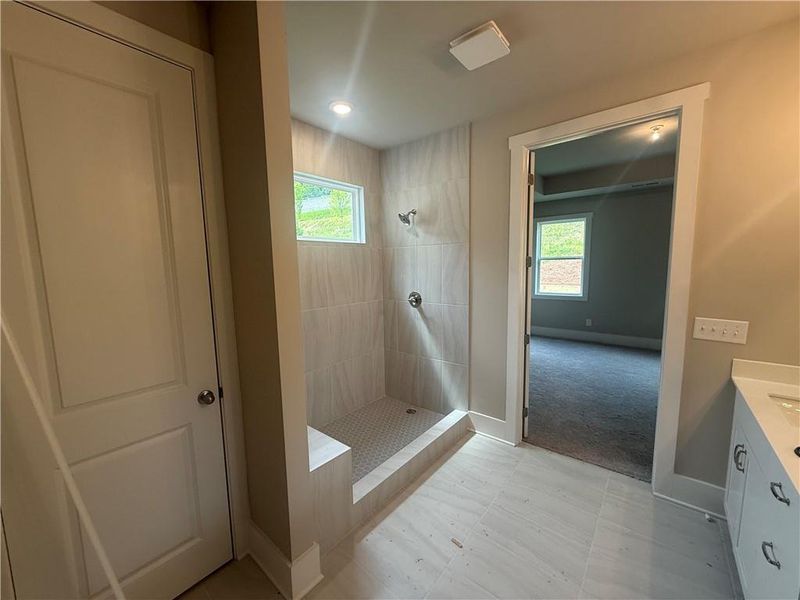 Spacious, unfurnished interior of a new home in , Canton (Image 8).