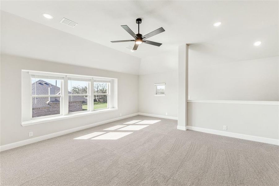 Spacious, unfurnished interior of a new home in Glenbrook, Red Oak (Image 33).
