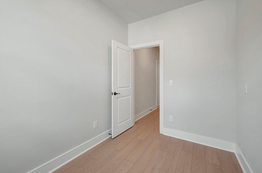 Spacious, unfurnished interior of a new home in Seven Oaks, Belmont (Image 16).