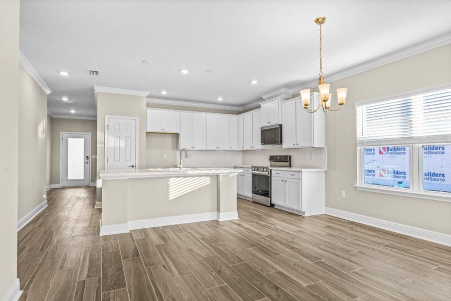 Furnished interior view inside a new home in Lake Merial, Panama City (Image 13).