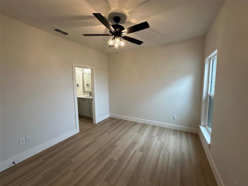 Spacious, unfurnished interior of a new home in , Abilene (Image 30).