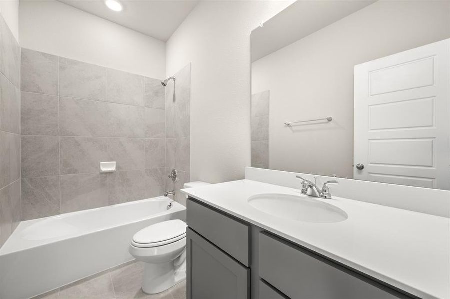 10928 Cacao- Bathroom