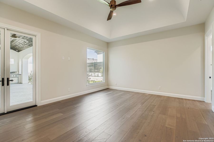 Spacious, unfurnished interior of a new home in The Bluff At The Dominion, San Antonio (Image 22).