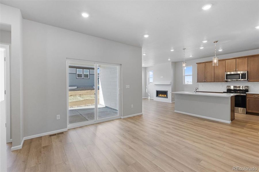 Spacious, unfurnished interior of a new home in Talon Pointe, Thornton (Image 13).