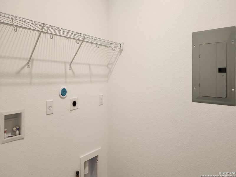 Spacious, unfurnished interior of a new home in Arcadia Ridge, San Antonio (Image 16).