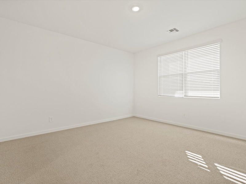 Spacious, unfurnished interior of a new home in Mesquite Mountain Ranch at Frontera, Surprise (Image 6).